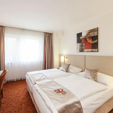 Novum Garden Hotel 3*