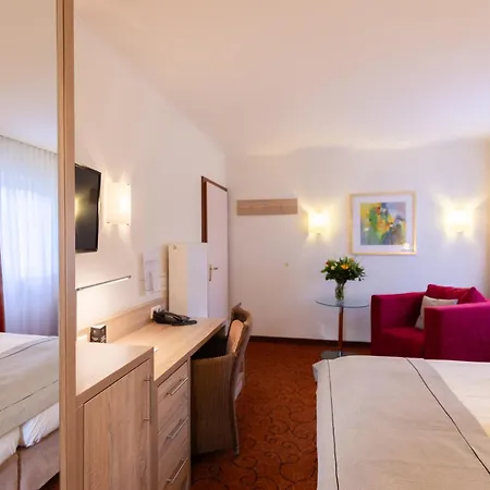 Novum Garden Hotel 3*